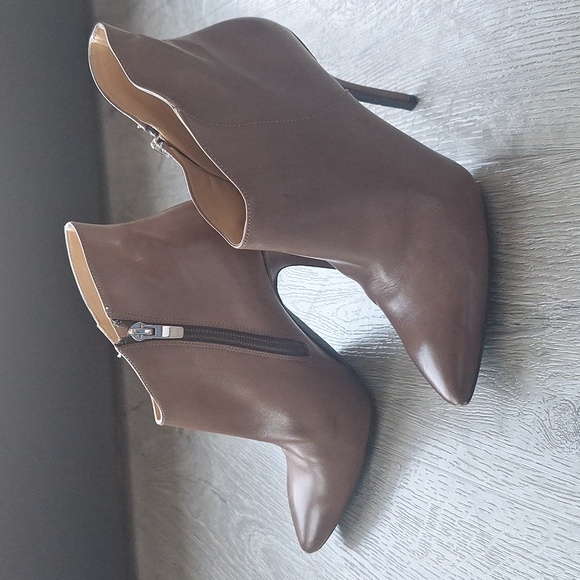 ✨️ Enzo Angiolini Brown Leather Ankle Booties. 4" Stiletto heels. 9M. - Picture 1 of 16